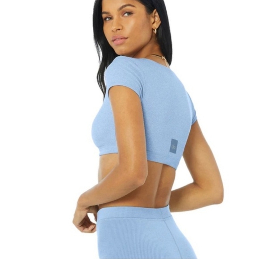 ALO Womens Light Blue Sky Blissful Henley Short Sleeve Scoop Bra Crop Top Size S - Picture 2 of 6